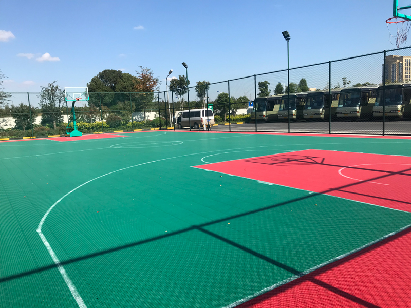 日字型 压扁铁 体育场地护栏围网