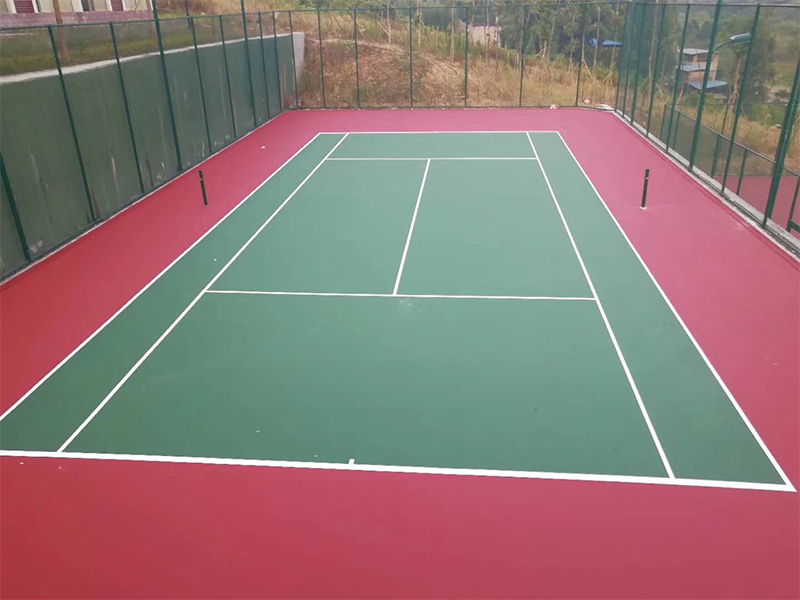 如何清洗丙烯酸球场?